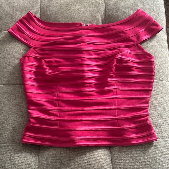 js signiture Tops - Vintage Off-Shoulder Pink Crop Top